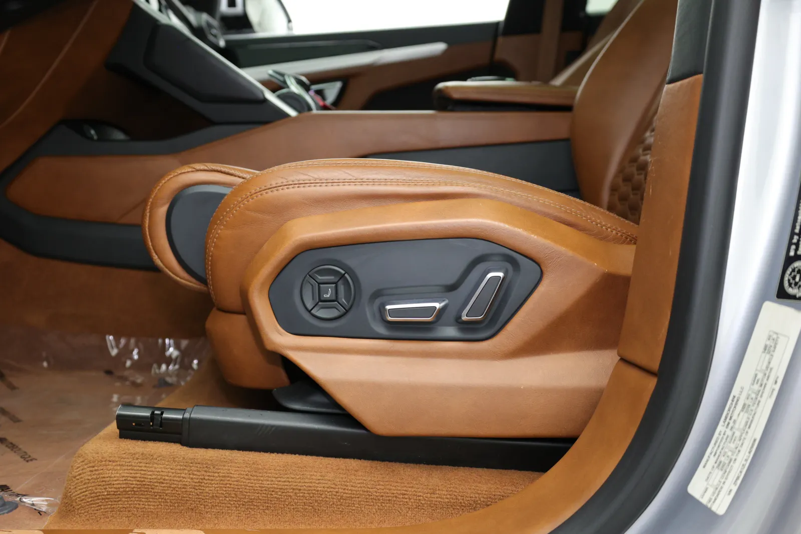 Lamborghini URUS photo 50