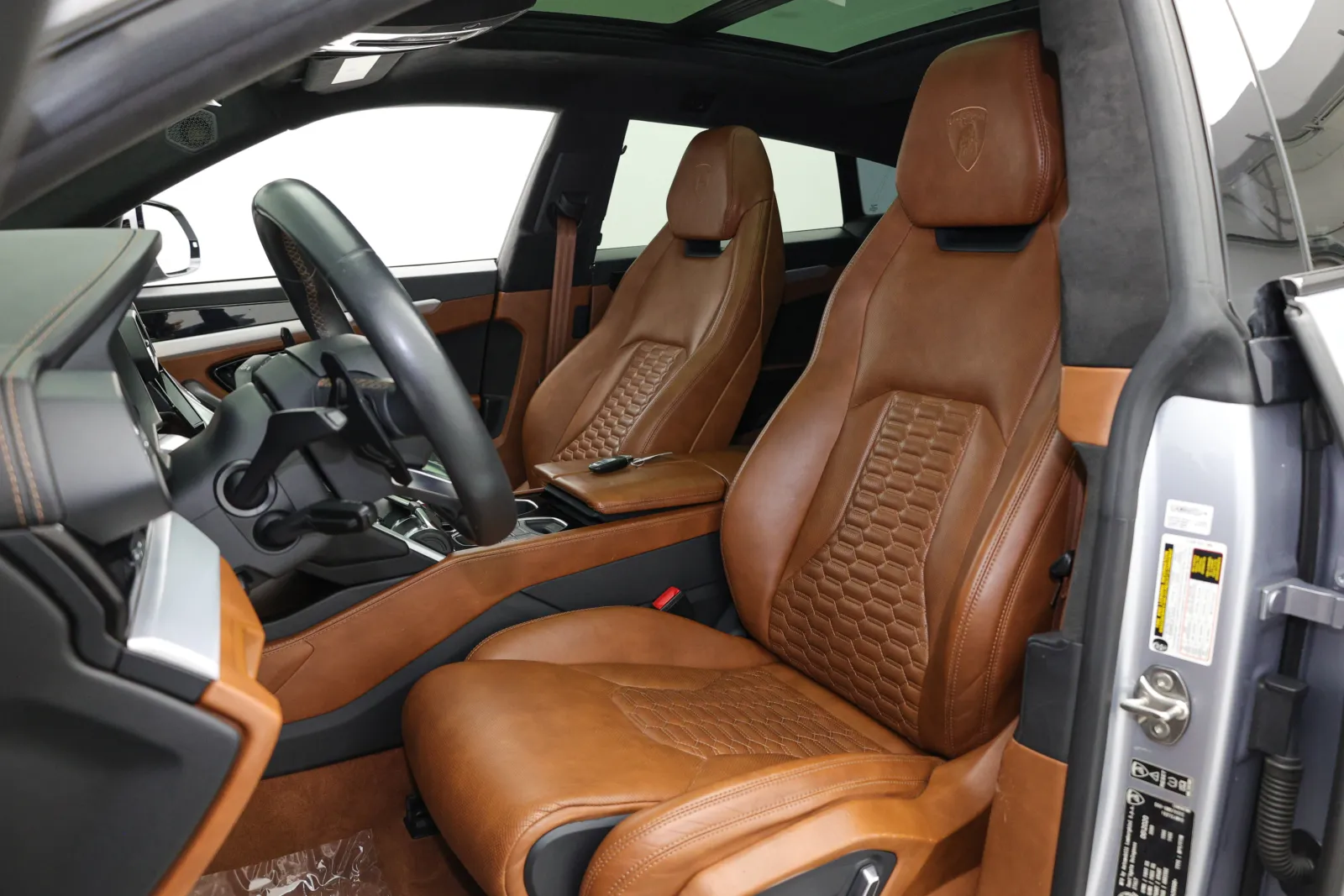 Lamborghini URUS photo 51