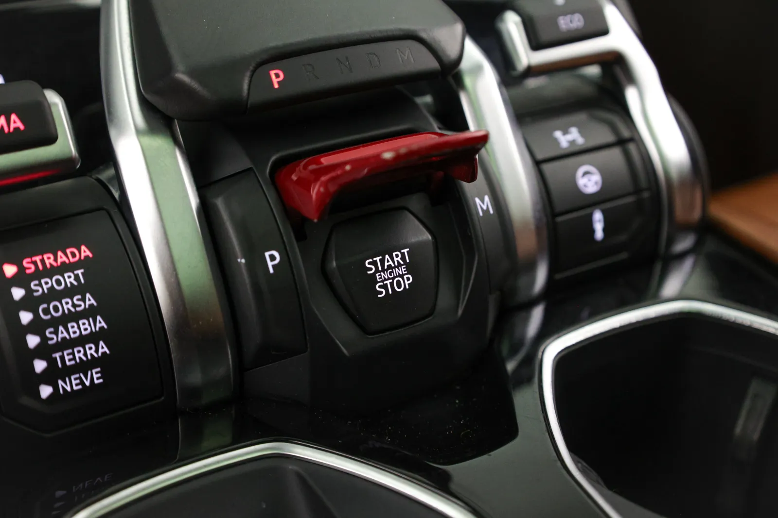 Lamborghini URUS photo 34