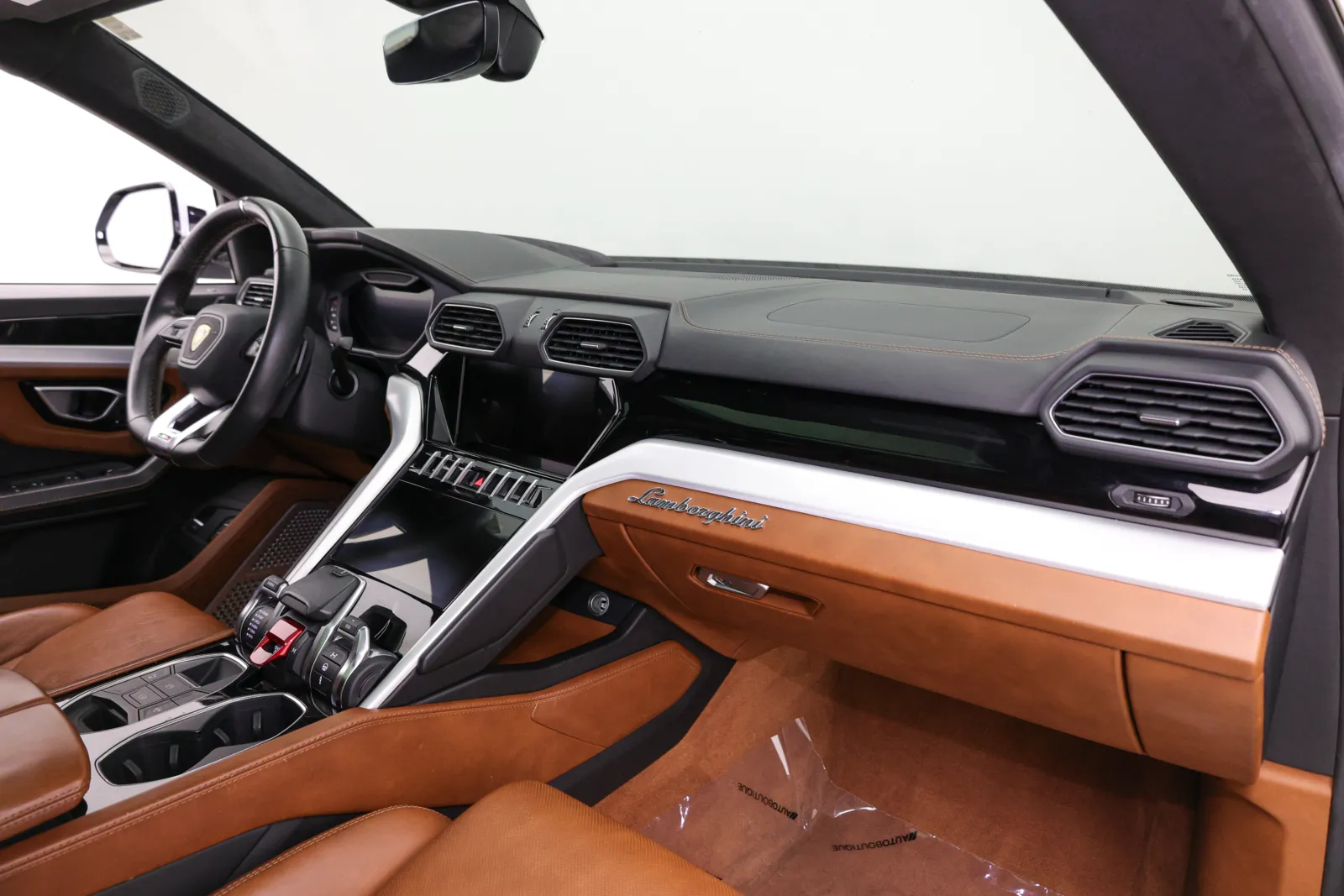 Lamborghini URUS photo 48