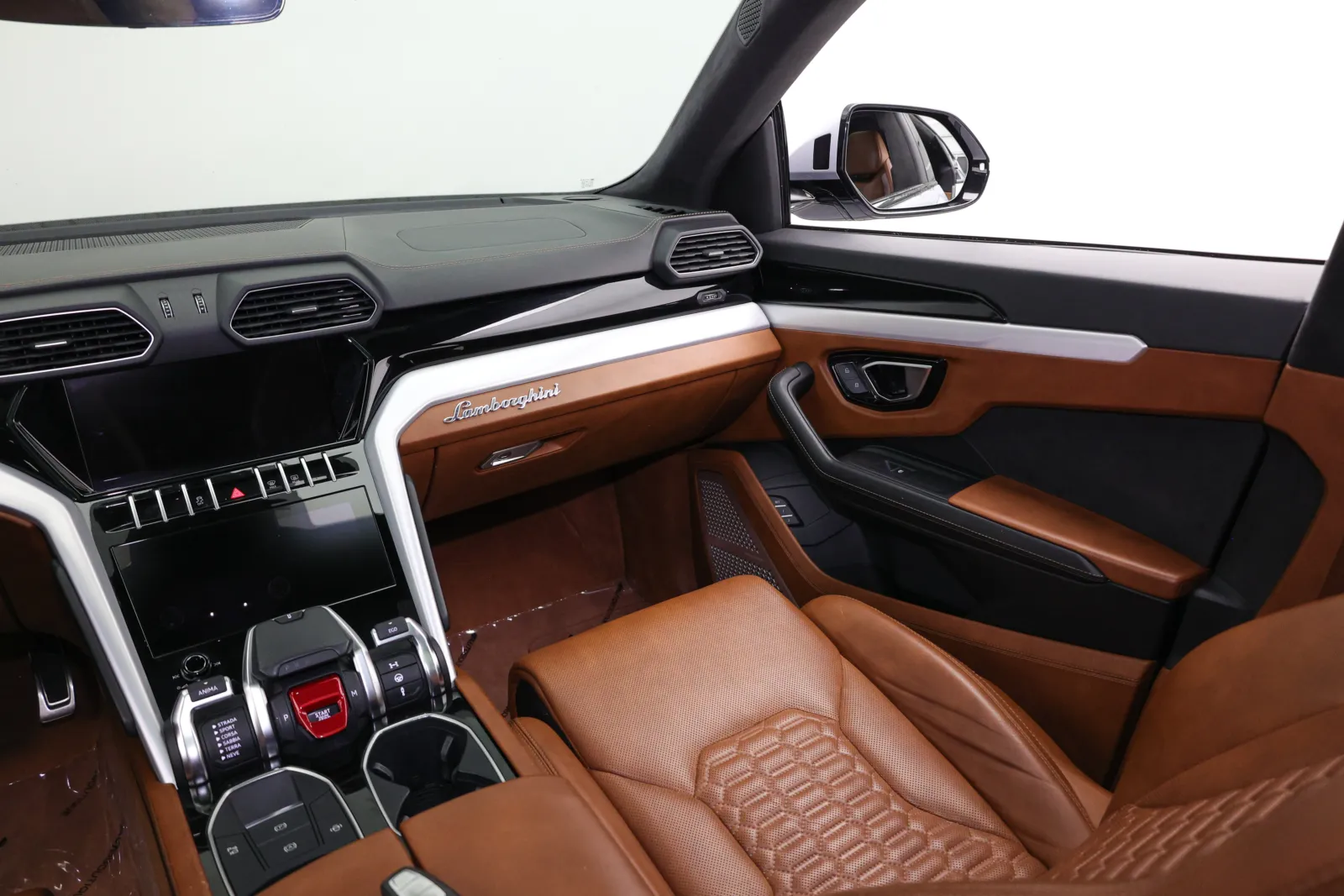 Lamborghini URUS photo 44