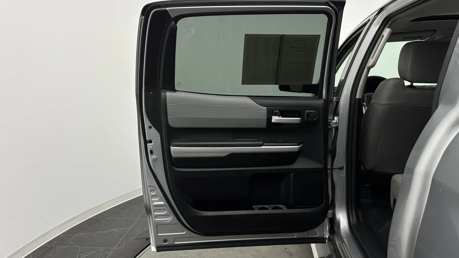 Toyota Tundra photo 21