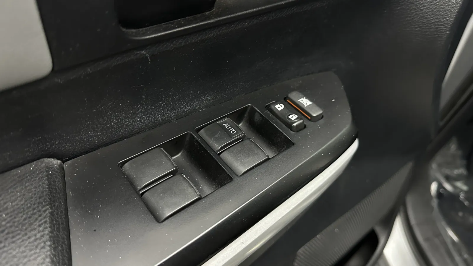 Toyota Tundra photo 11