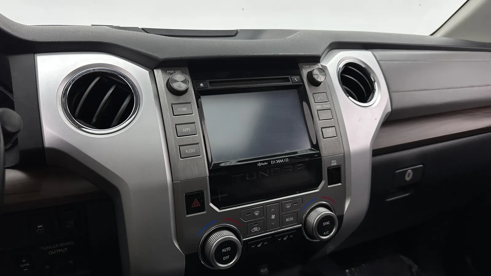 Toyota Tundra photo 16