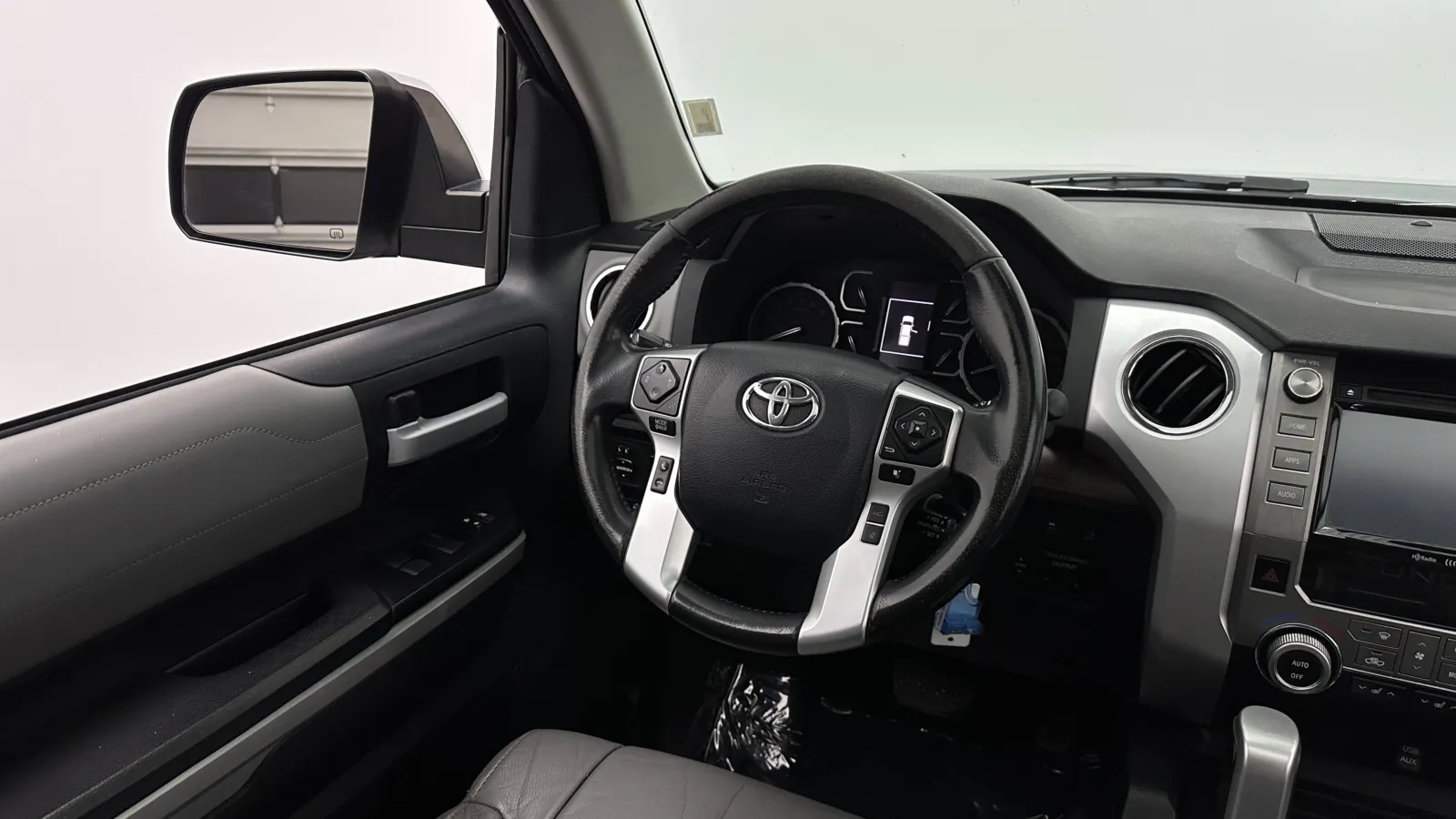Toyota Tundra photo 26