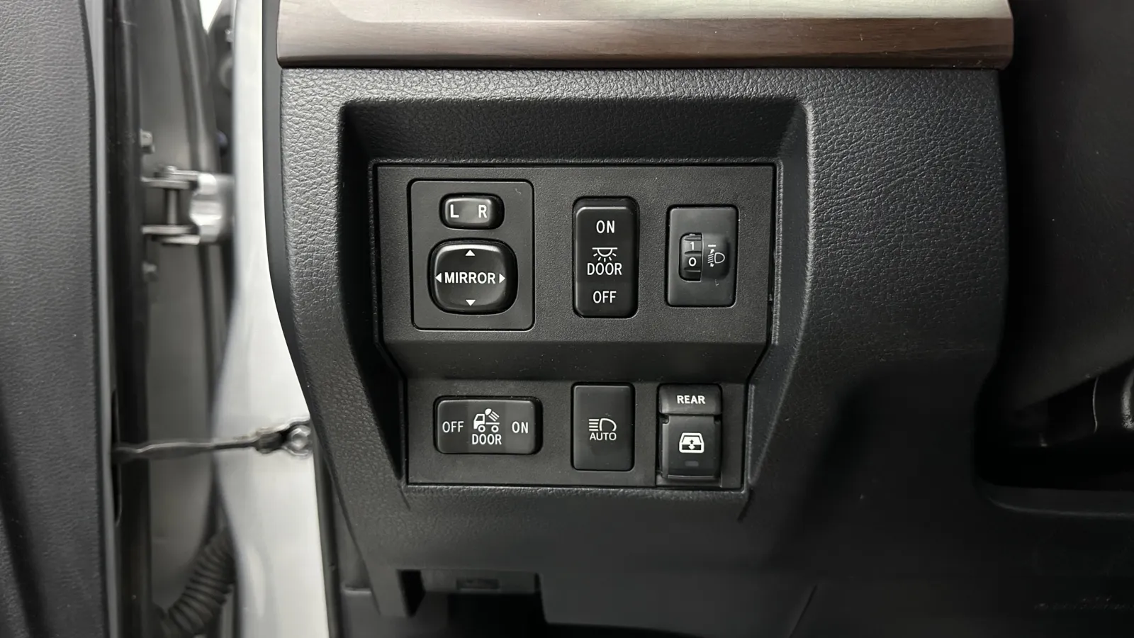 Toyota Tundra photo 14