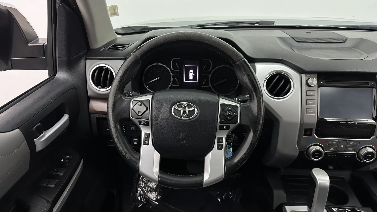 Toyota Tundra photo 25