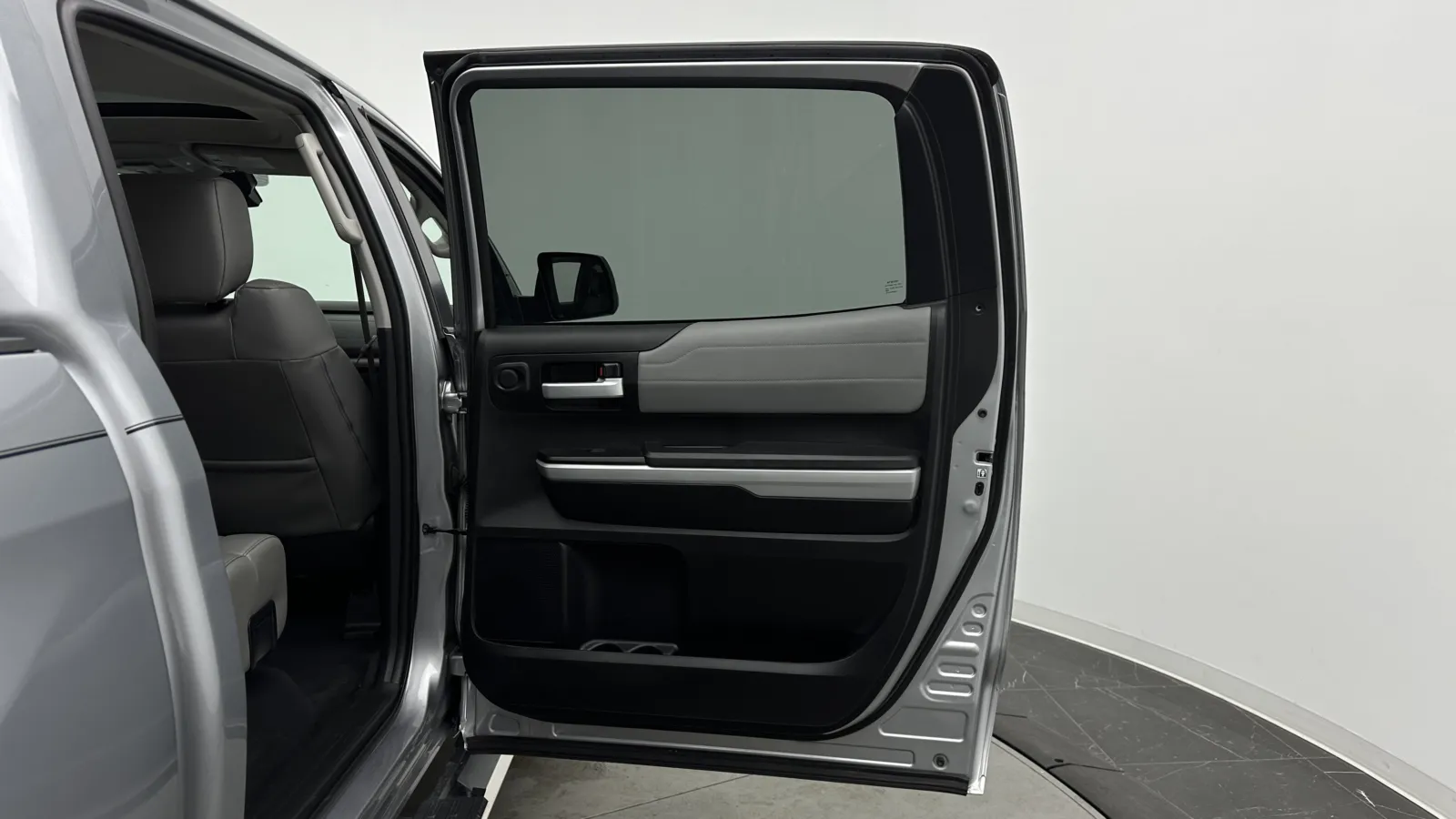 Toyota Tundra photo 23