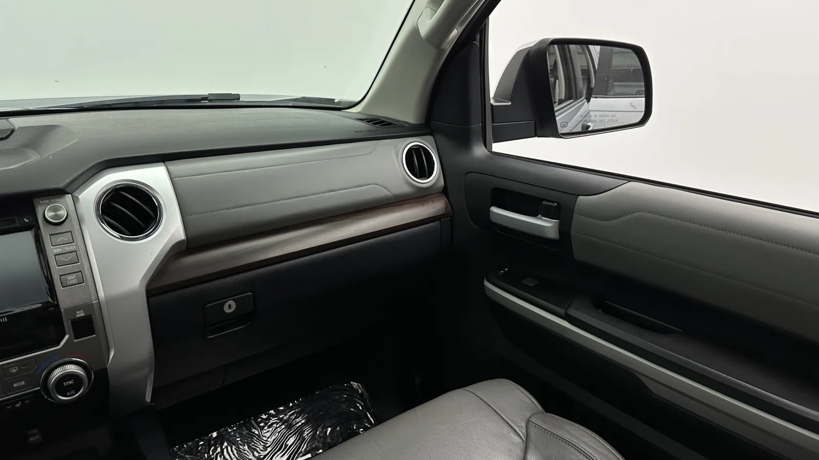 Toyota Tundra photo 28