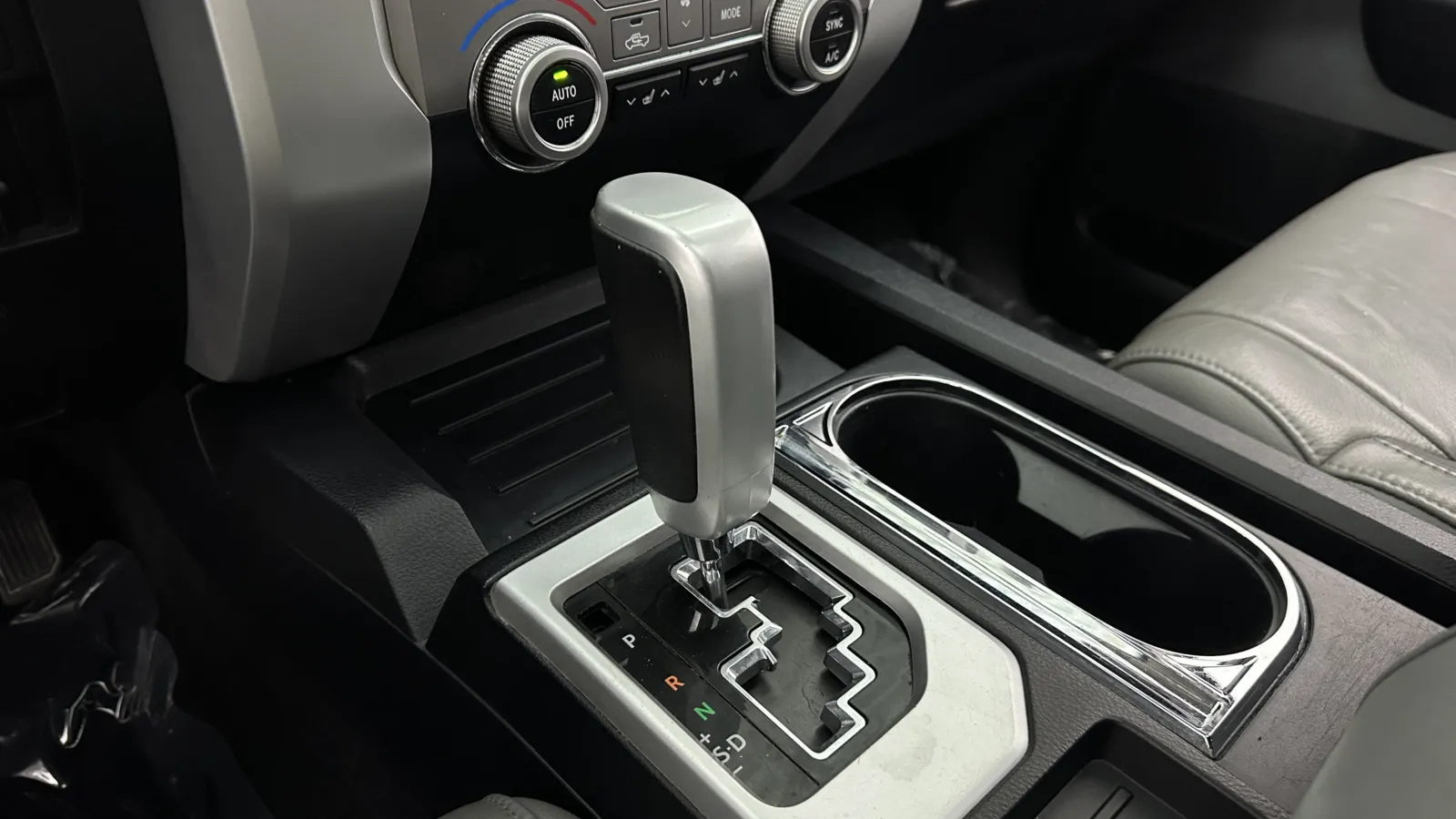 Toyota Tundra photo 15