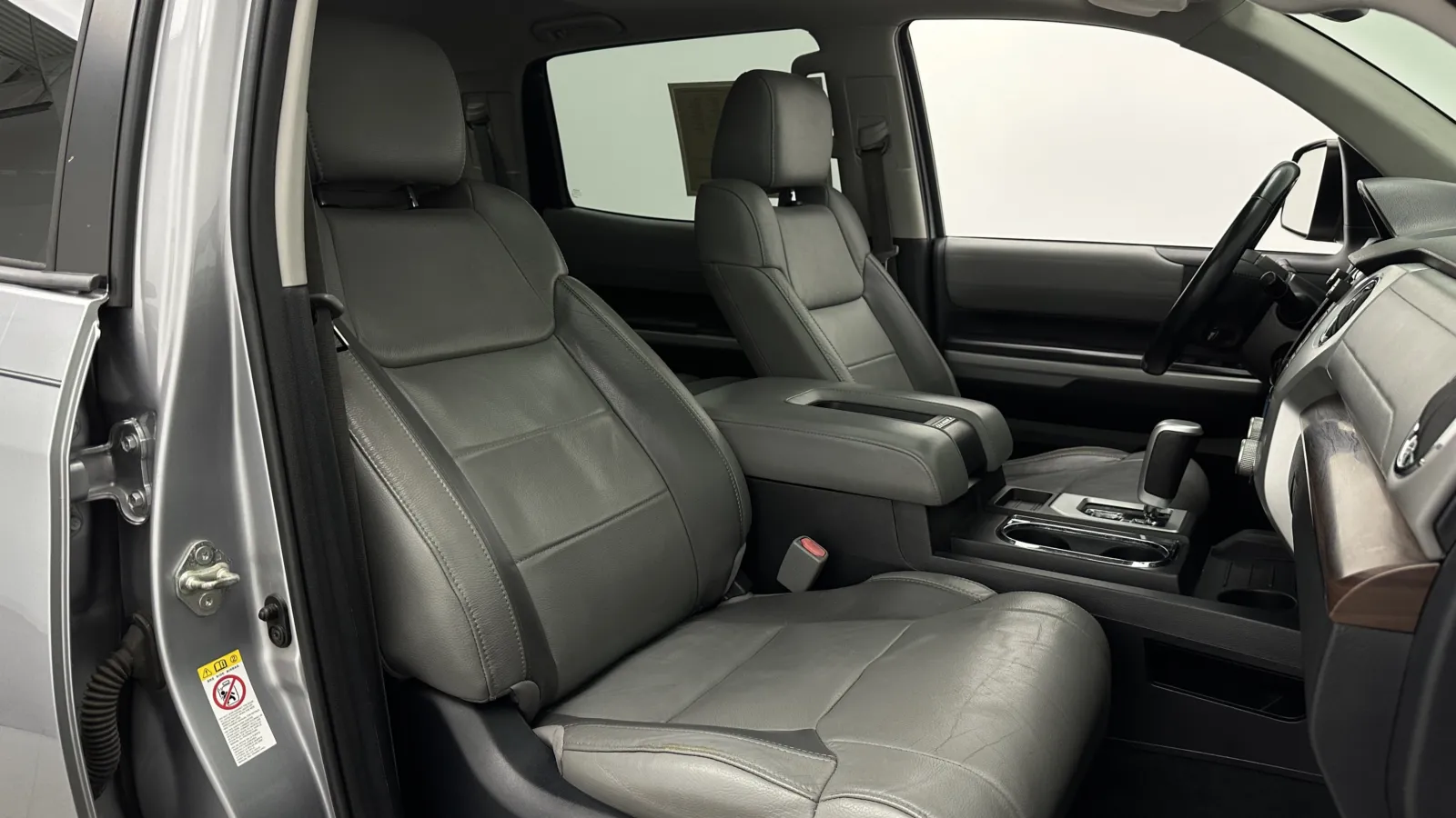 Toyota Tundra photo 33