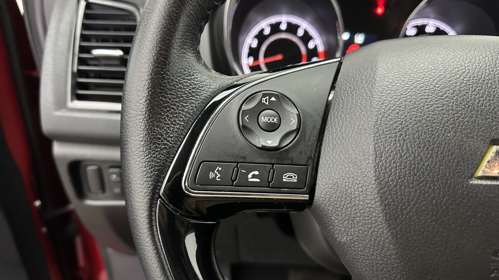 Mitsubishi Outlander Sport photo 19