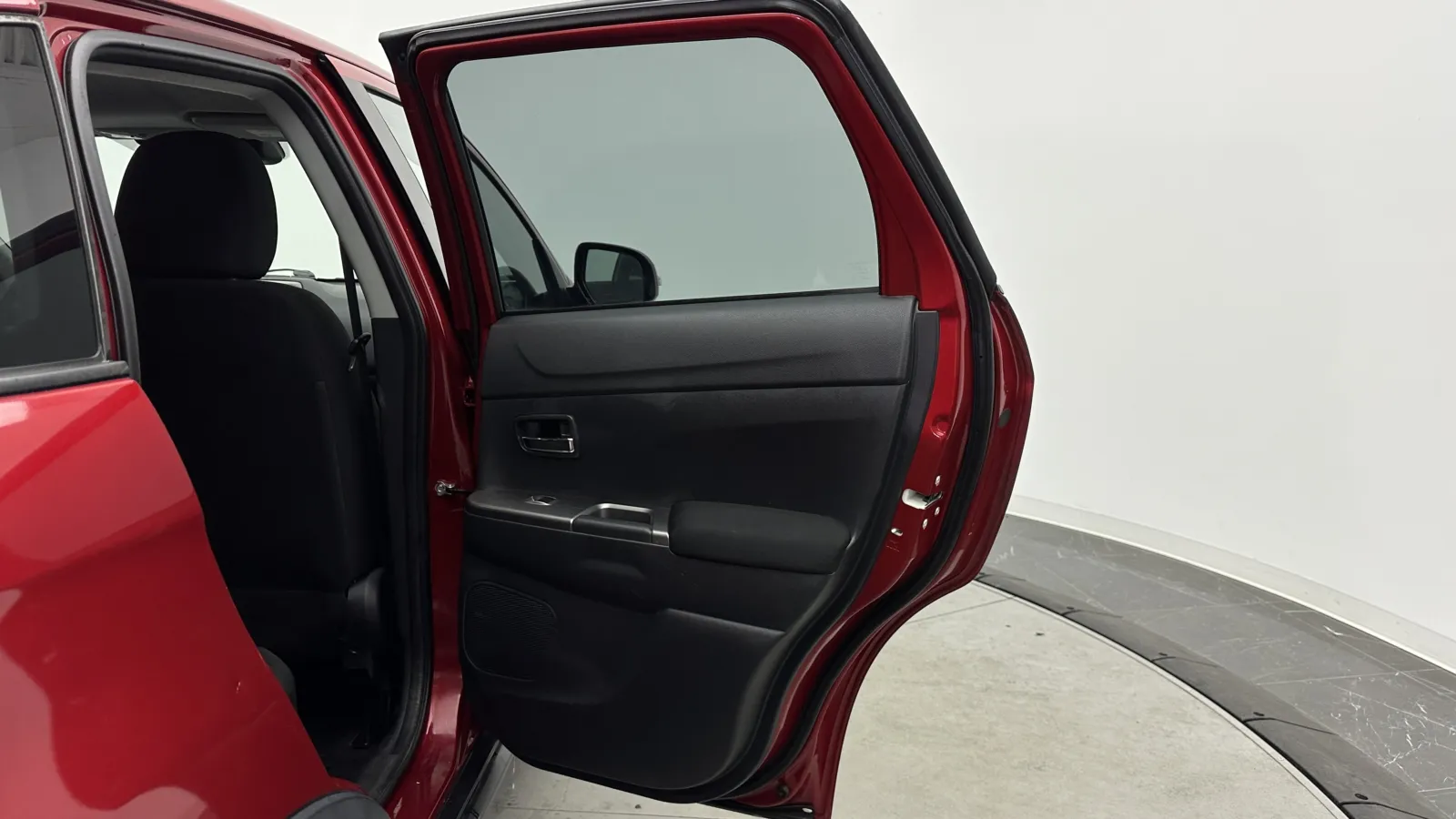 Mitsubishi Outlander Sport photo 25