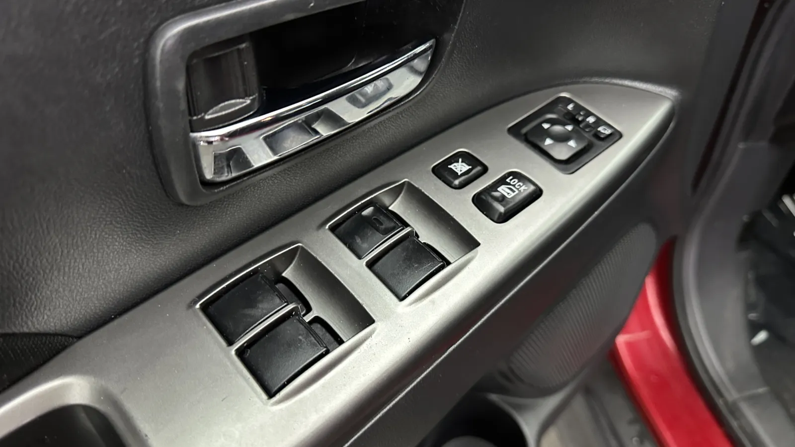 Mitsubishi Outlander Sport photo 10