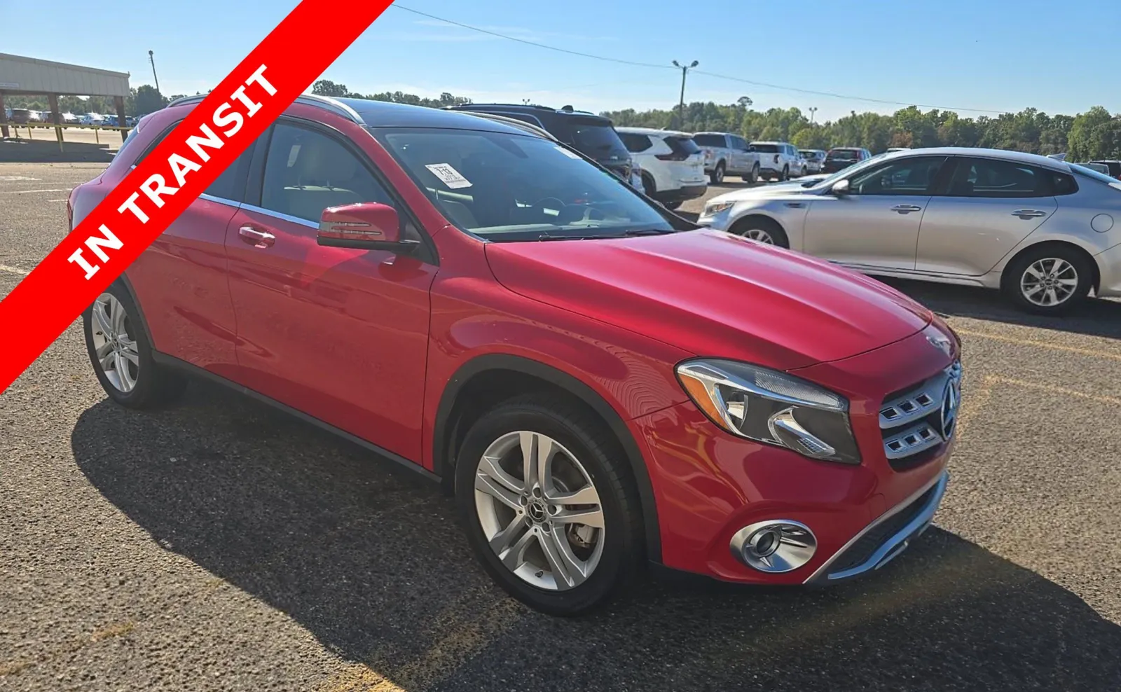 Mercedes-Benz GLA photo 3