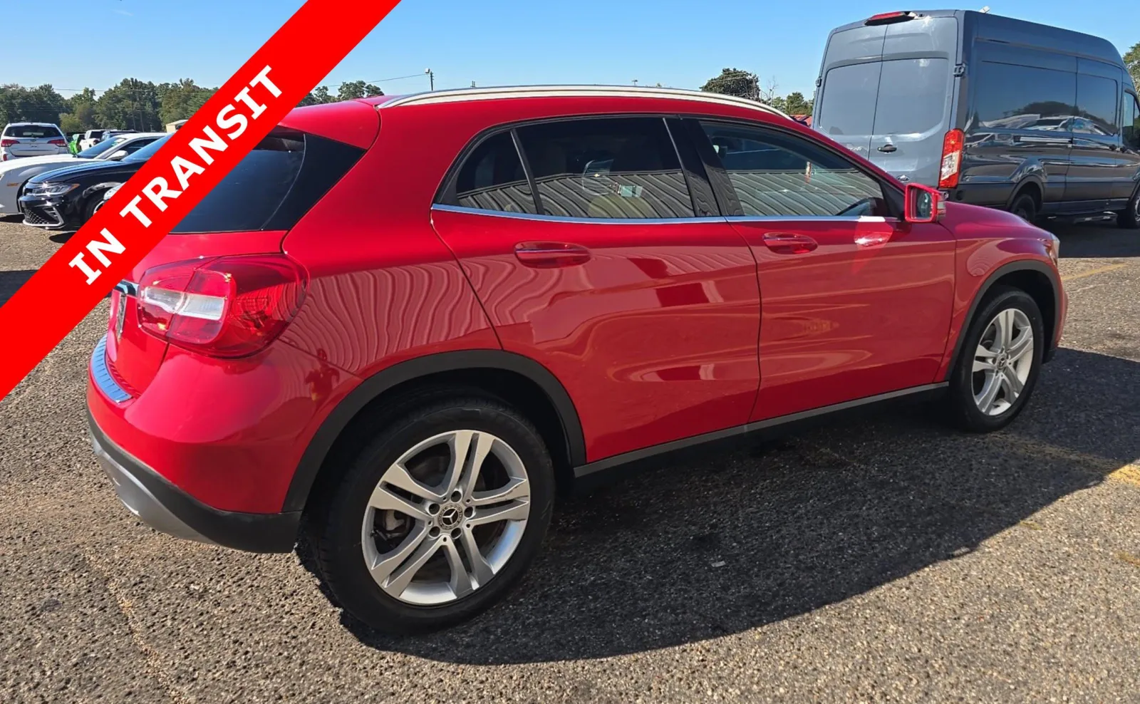 Mercedes-Benz GLA photo 4