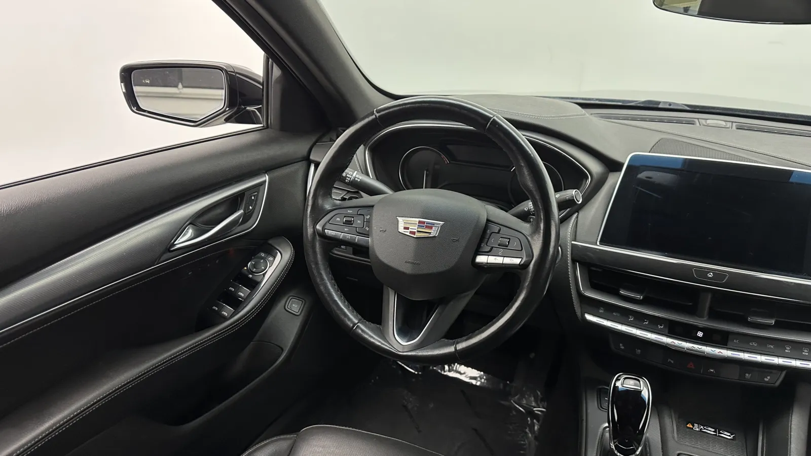 Cadillac CT5 photo 31