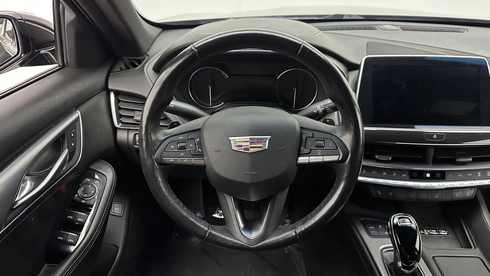 Cadillac CT5 photo 30