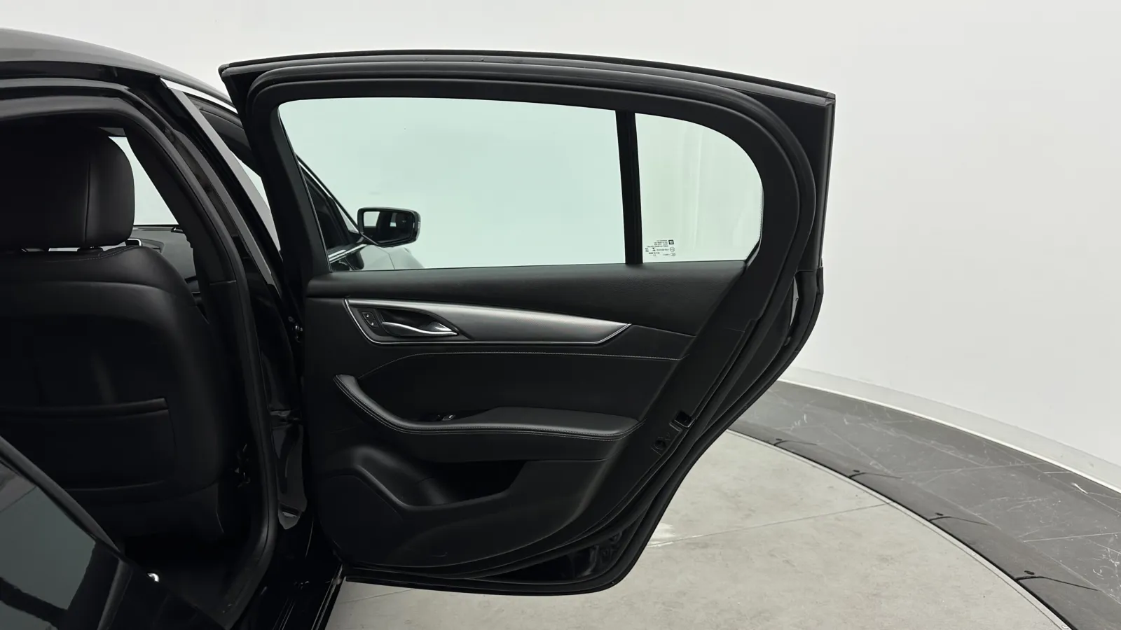 Cadillac CT5 photo 28