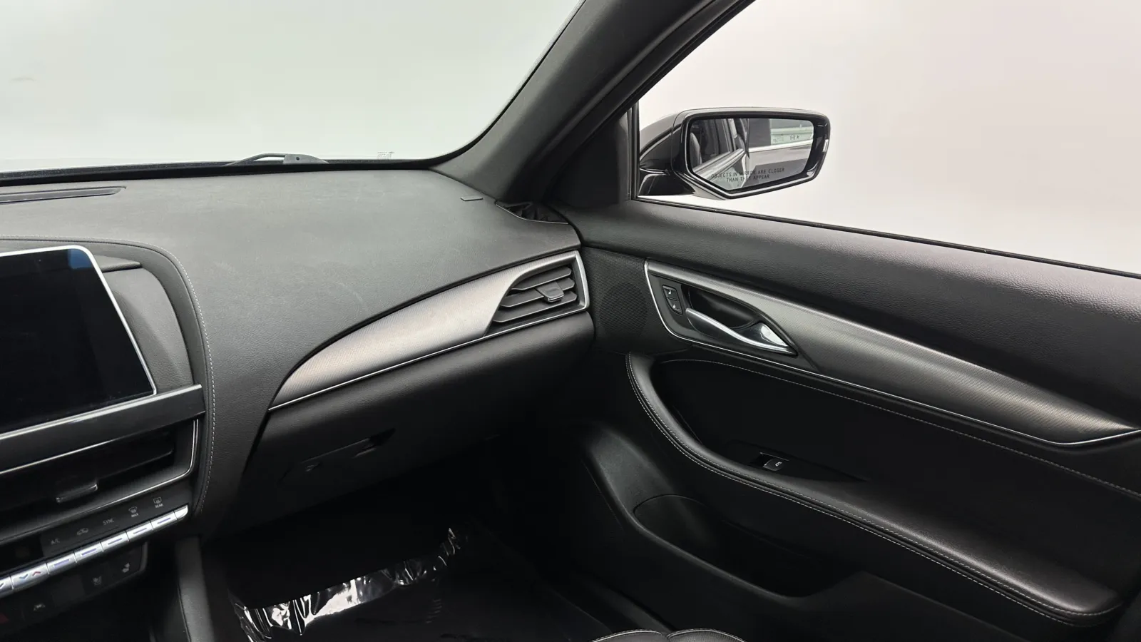 Cadillac CT5 photo 33
