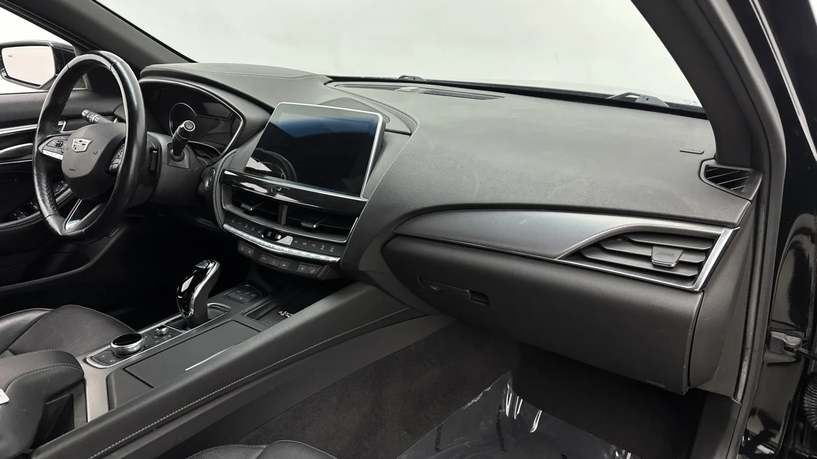 Cadillac CT5 photo 37