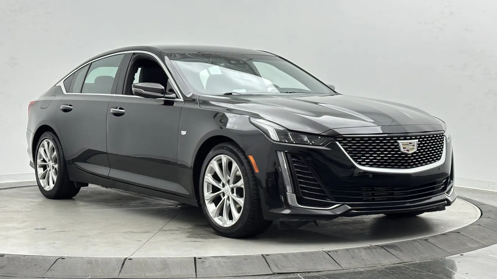 Cadillac CT5 photo 3