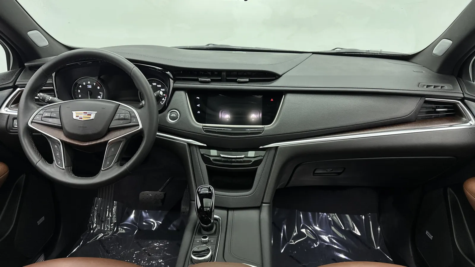 Cadillac XT5 photo 34