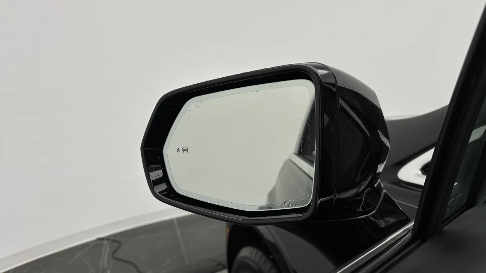 Cadillac XT5 photo 14