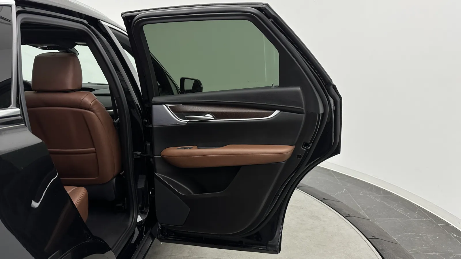 Cadillac XT5 photo 30