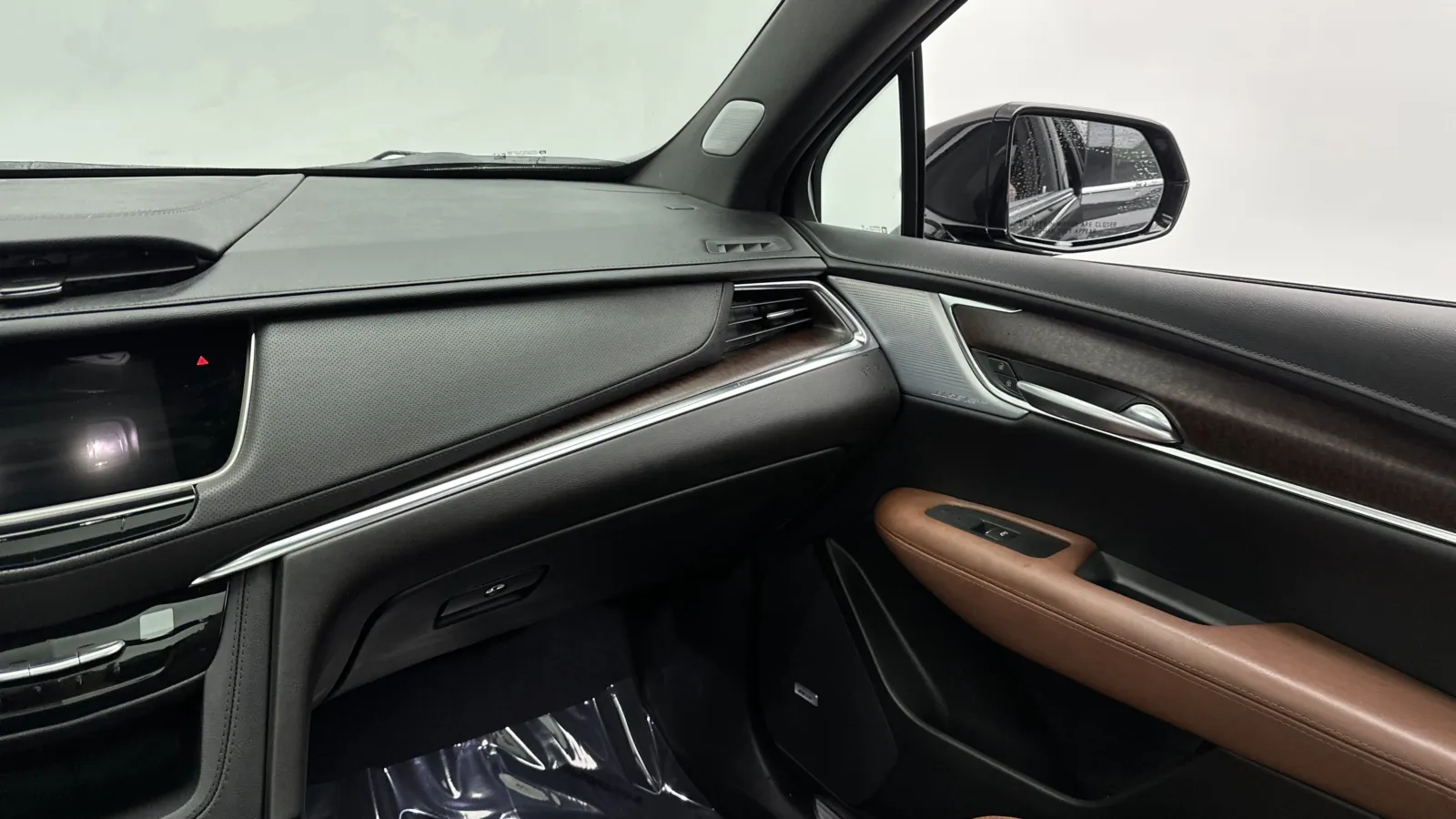 Cadillac XT5 photo 35