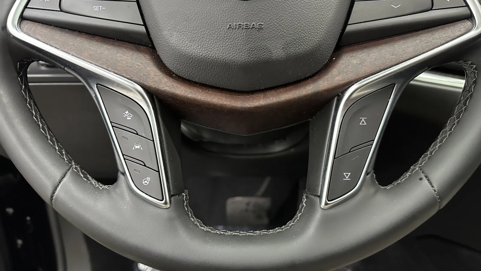 Cadillac XT5 photo 25