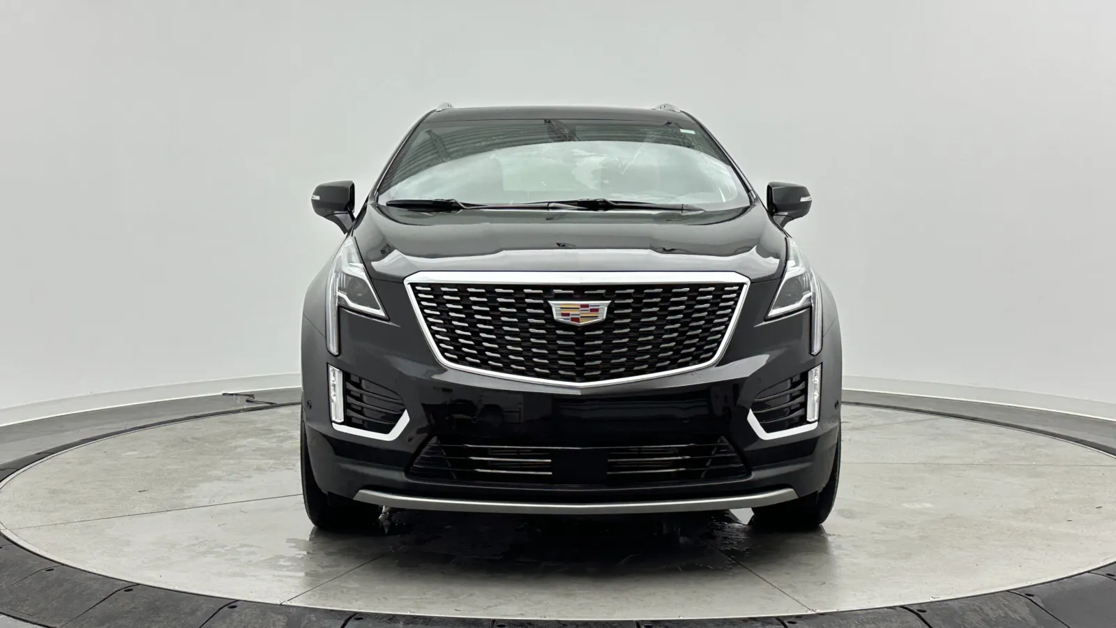 Cadillac XT5 photo 2