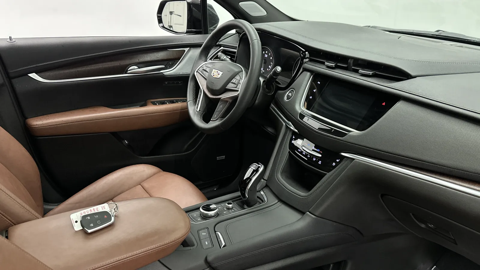 Cadillac XT5 photo 37