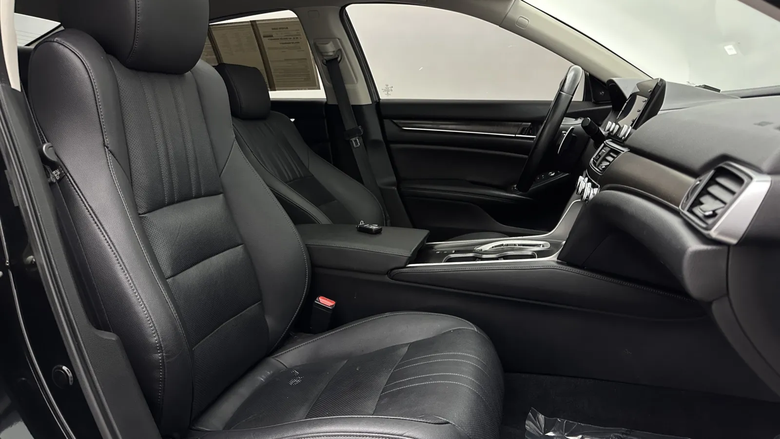 Honda Accord photo 33