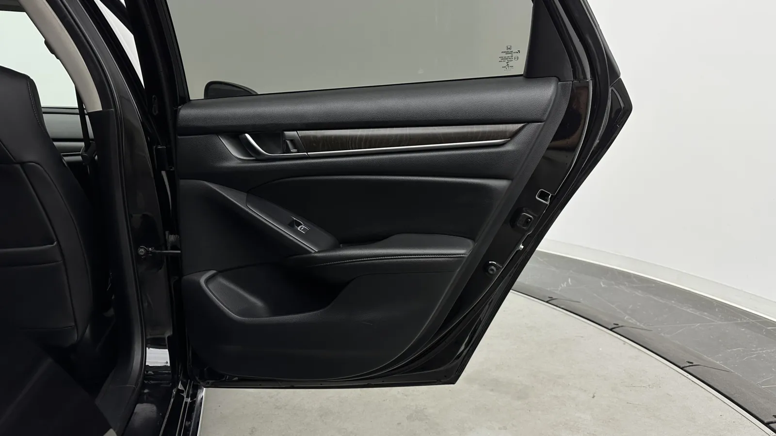 Honda Accord photo 29