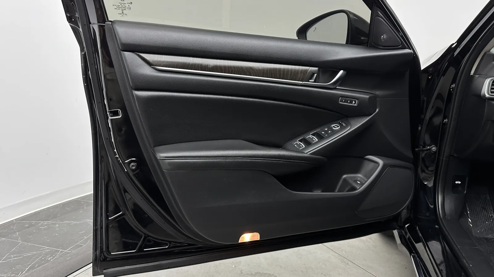 Honda Accord photo 8