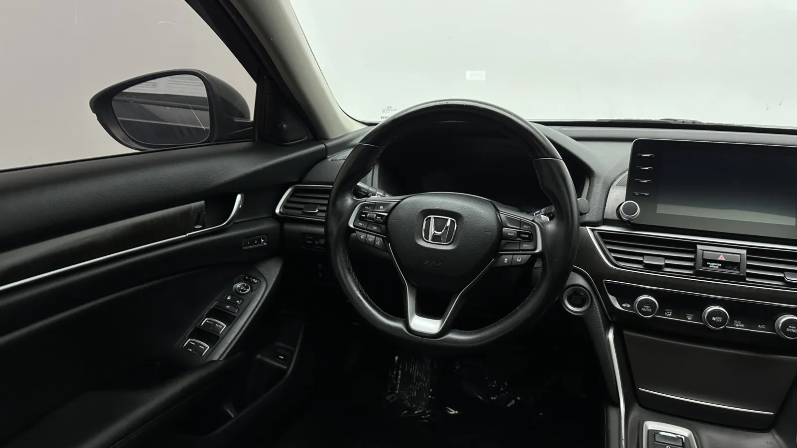 Honda Accord photo 25