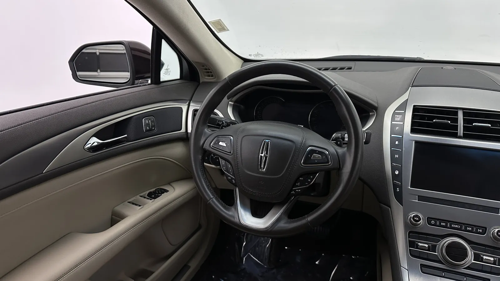 Lincoln MKZ photo 25