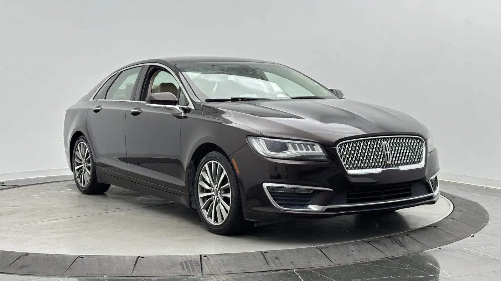 Lincoln MKZ photo 3