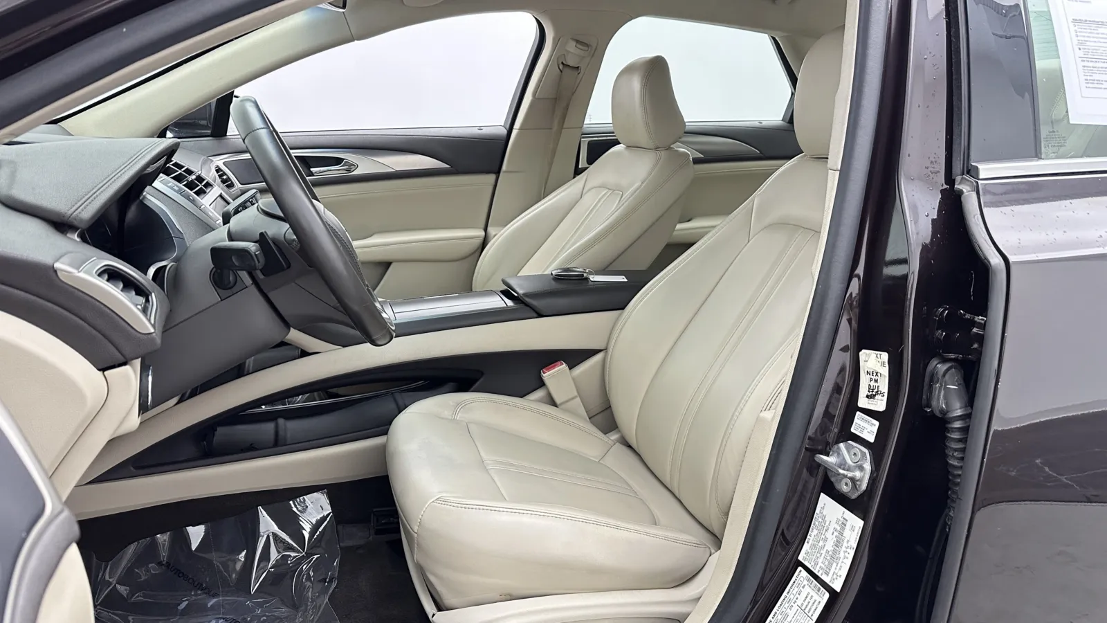 Lincoln MKZ photo 13