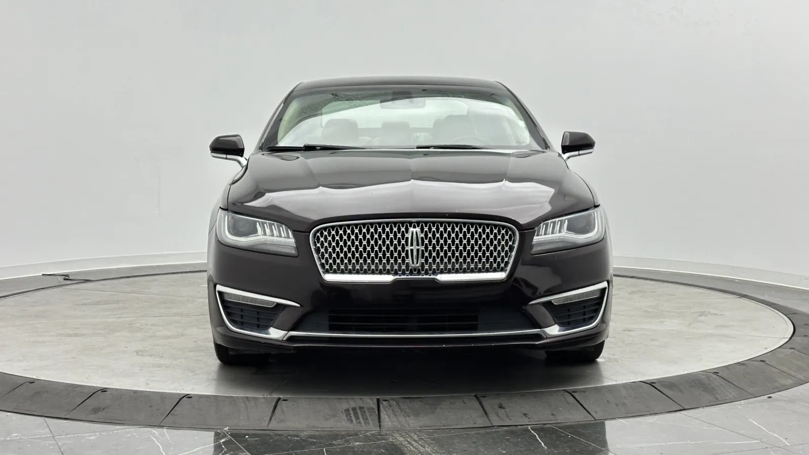 Lincoln MKZ photo 2