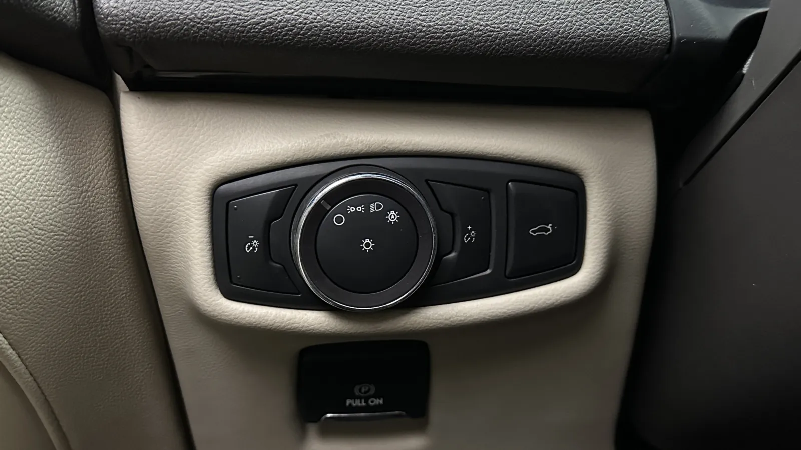Lincoln MKZ photo 18