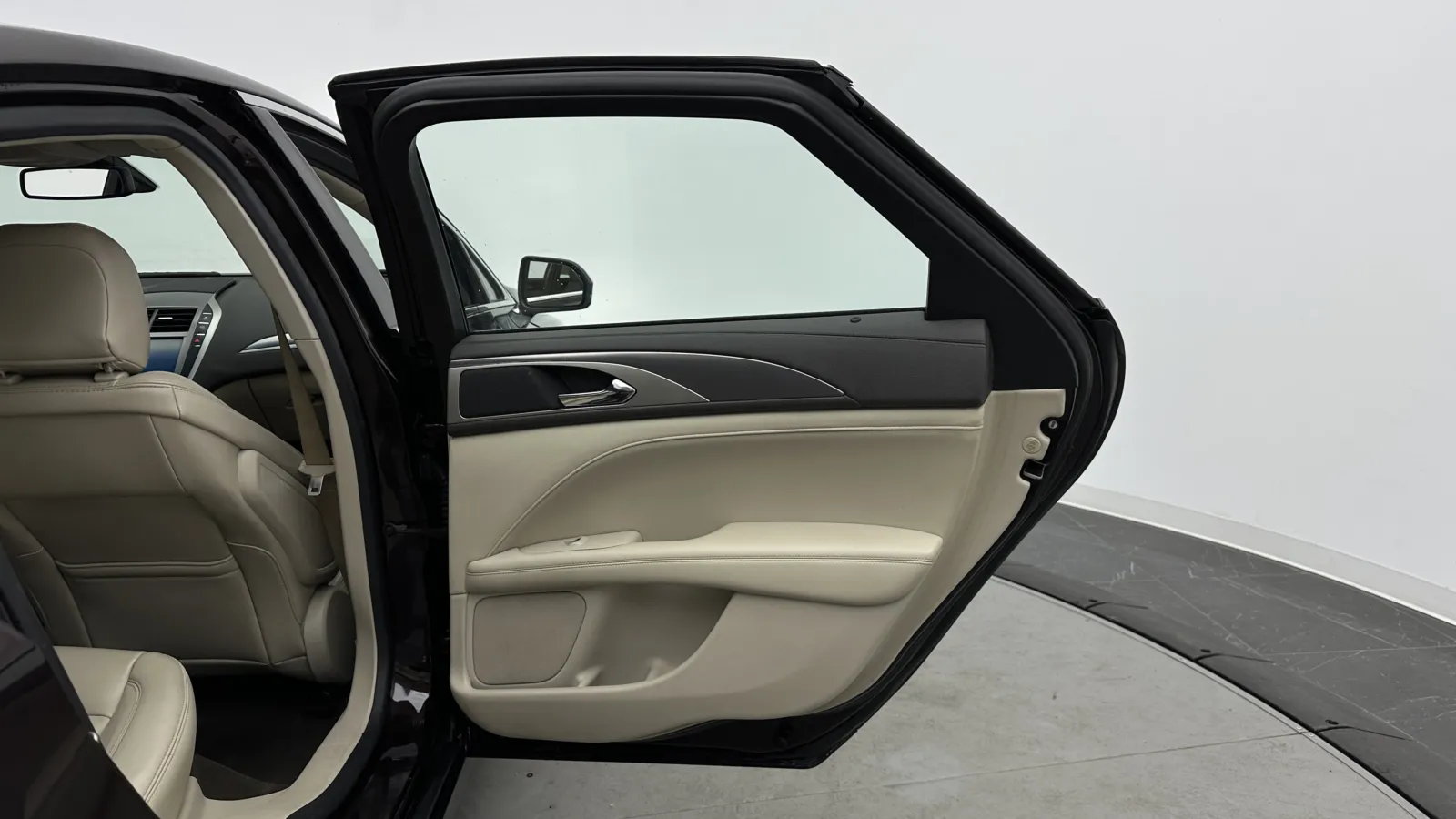 Lincoln MKZ photo 22