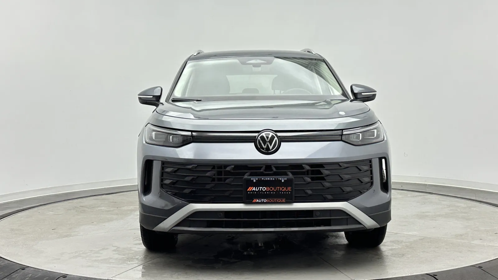 Volkswagen Tiguan photo 2