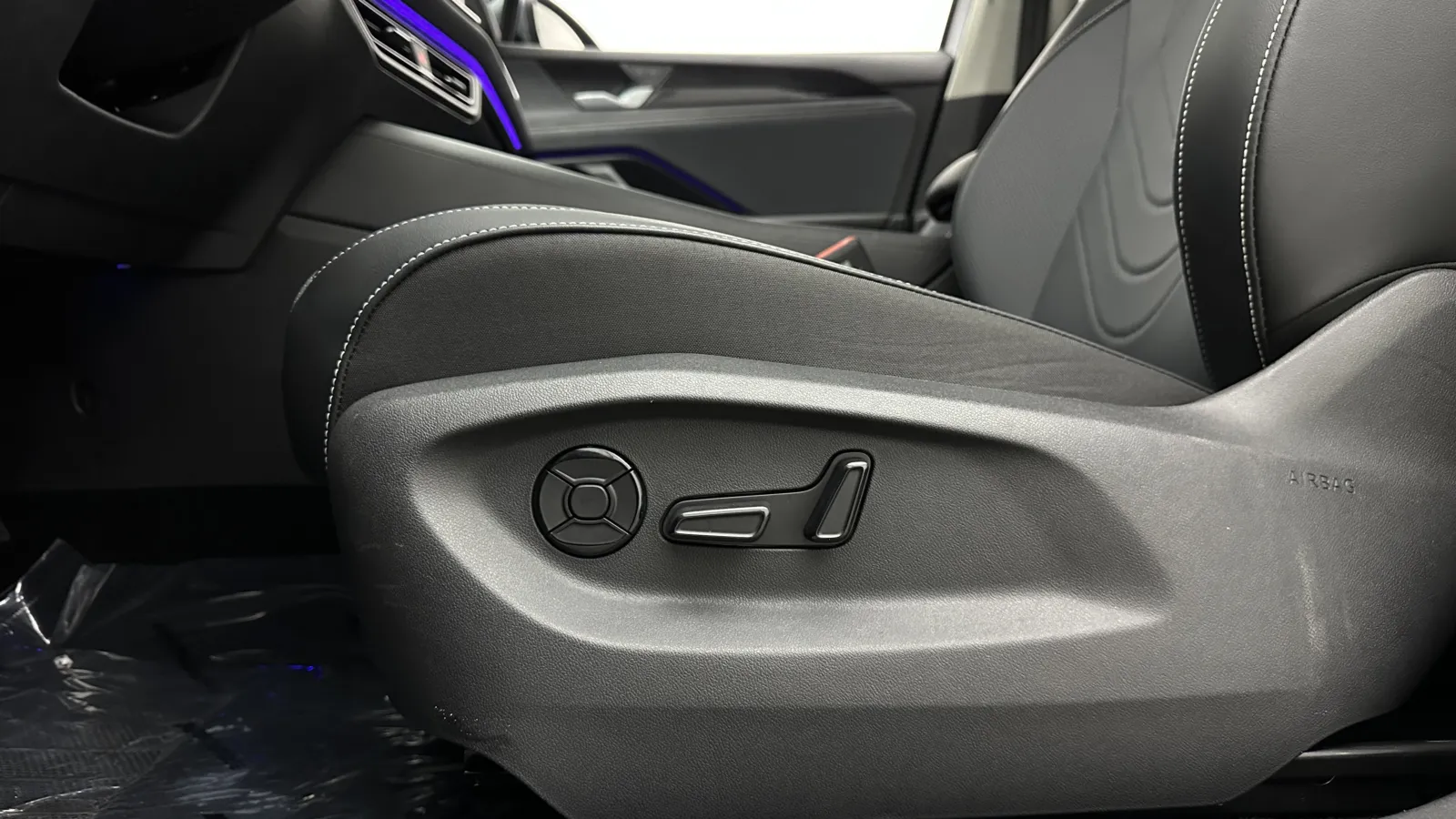 Volkswagen Tiguan photo 13