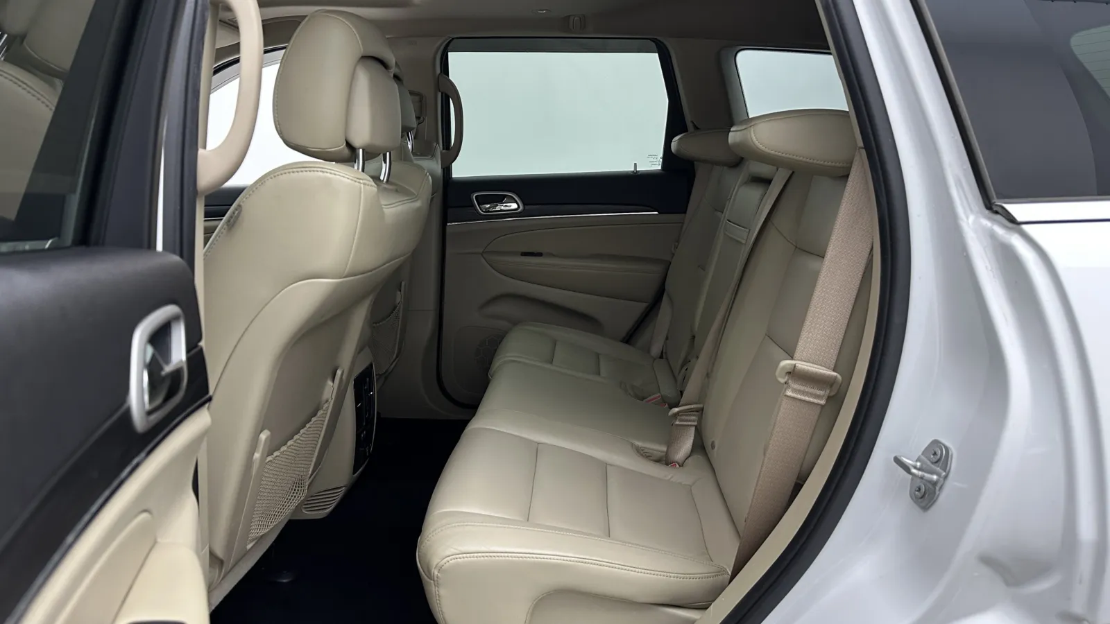 Jeep Grand Cherokee photo 26