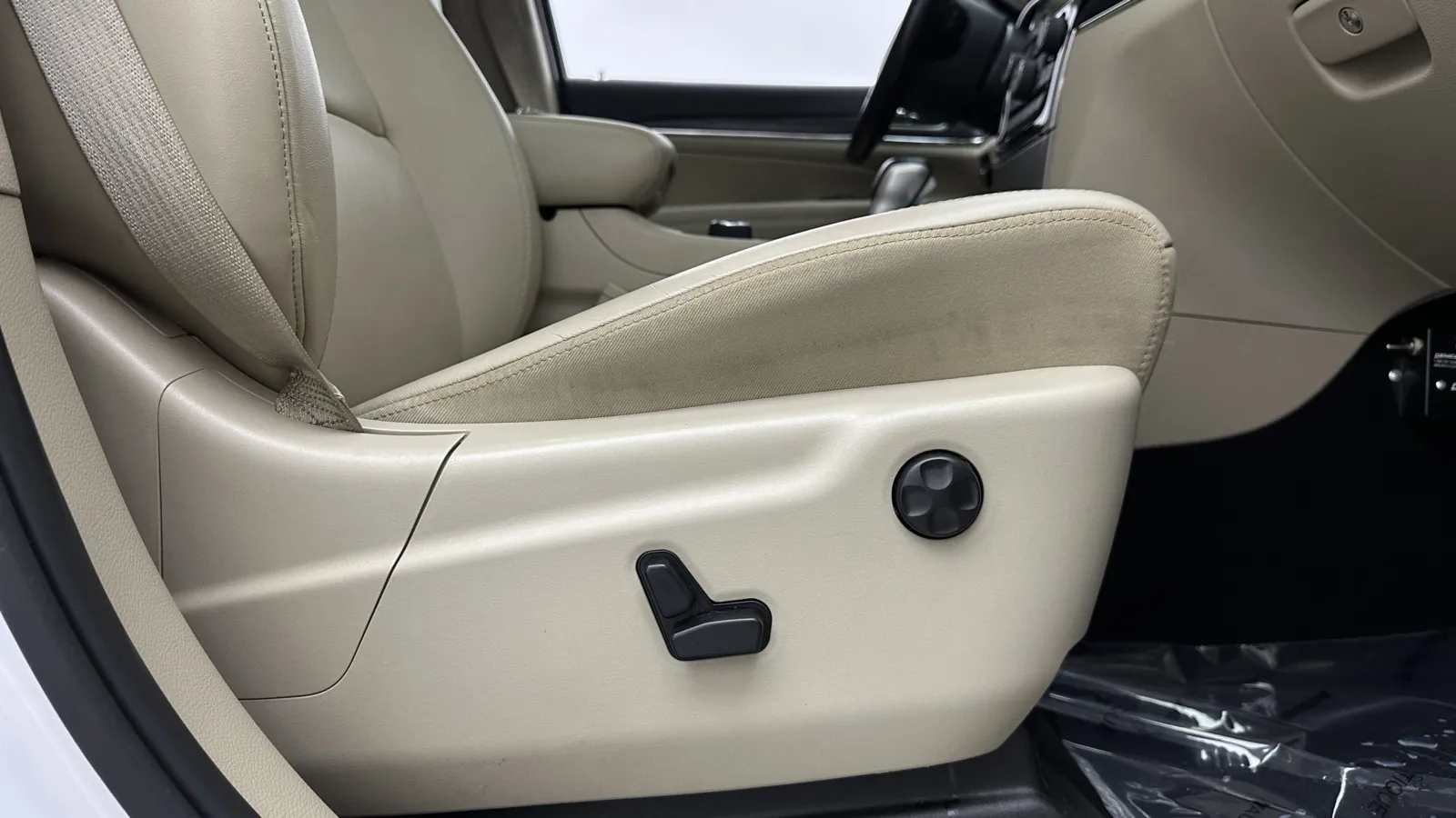 Jeep Grand Cherokee photo 38