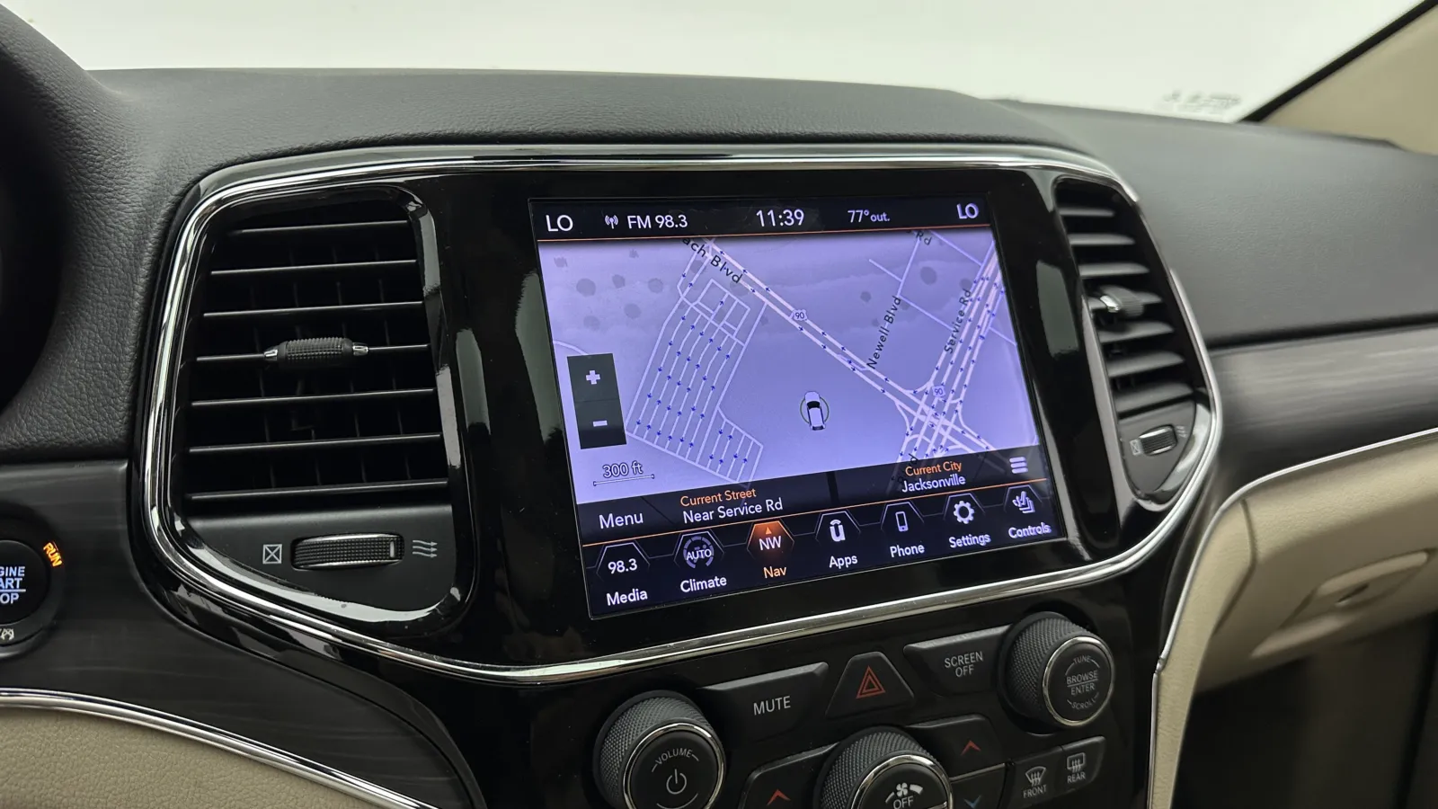 Jeep Grand Cherokee photo 5