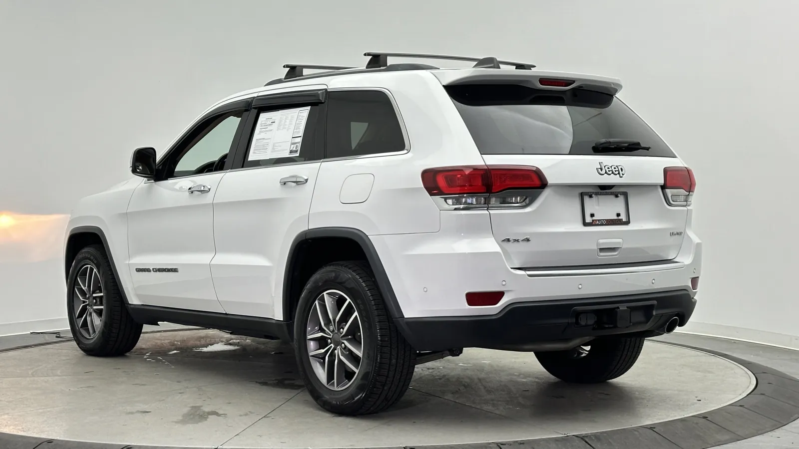 Jeep Grand Cherokee photo 7