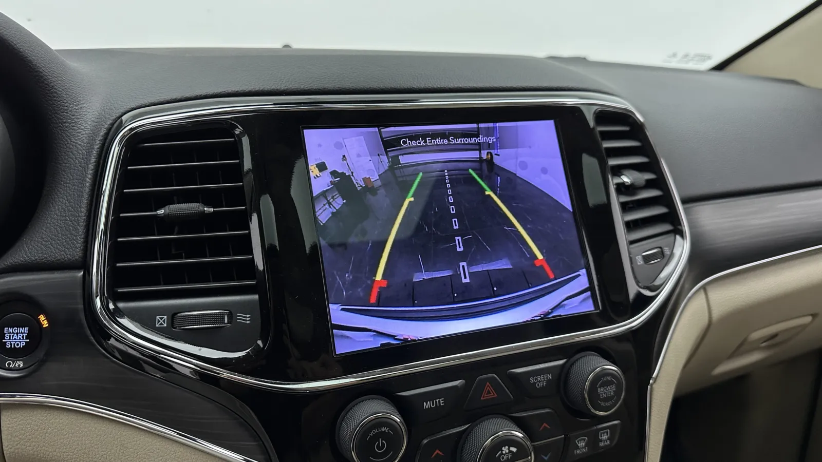 Jeep Grand Cherokee photo 25